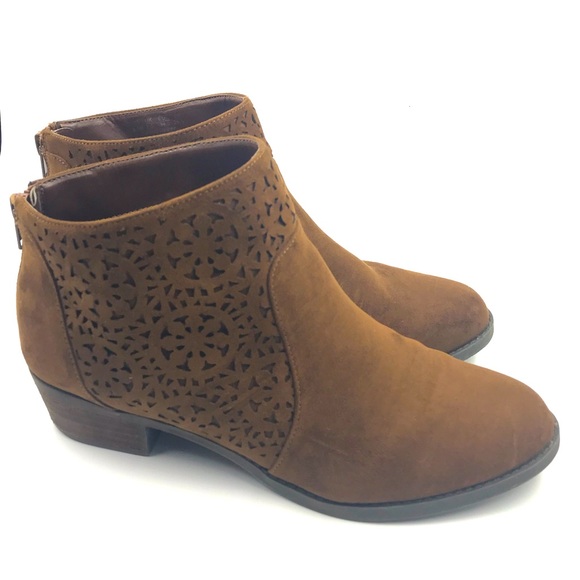 Carlos by Carlos Santana Shoes - Carlos Santana Brown Brett Ankle Booties size 9.5